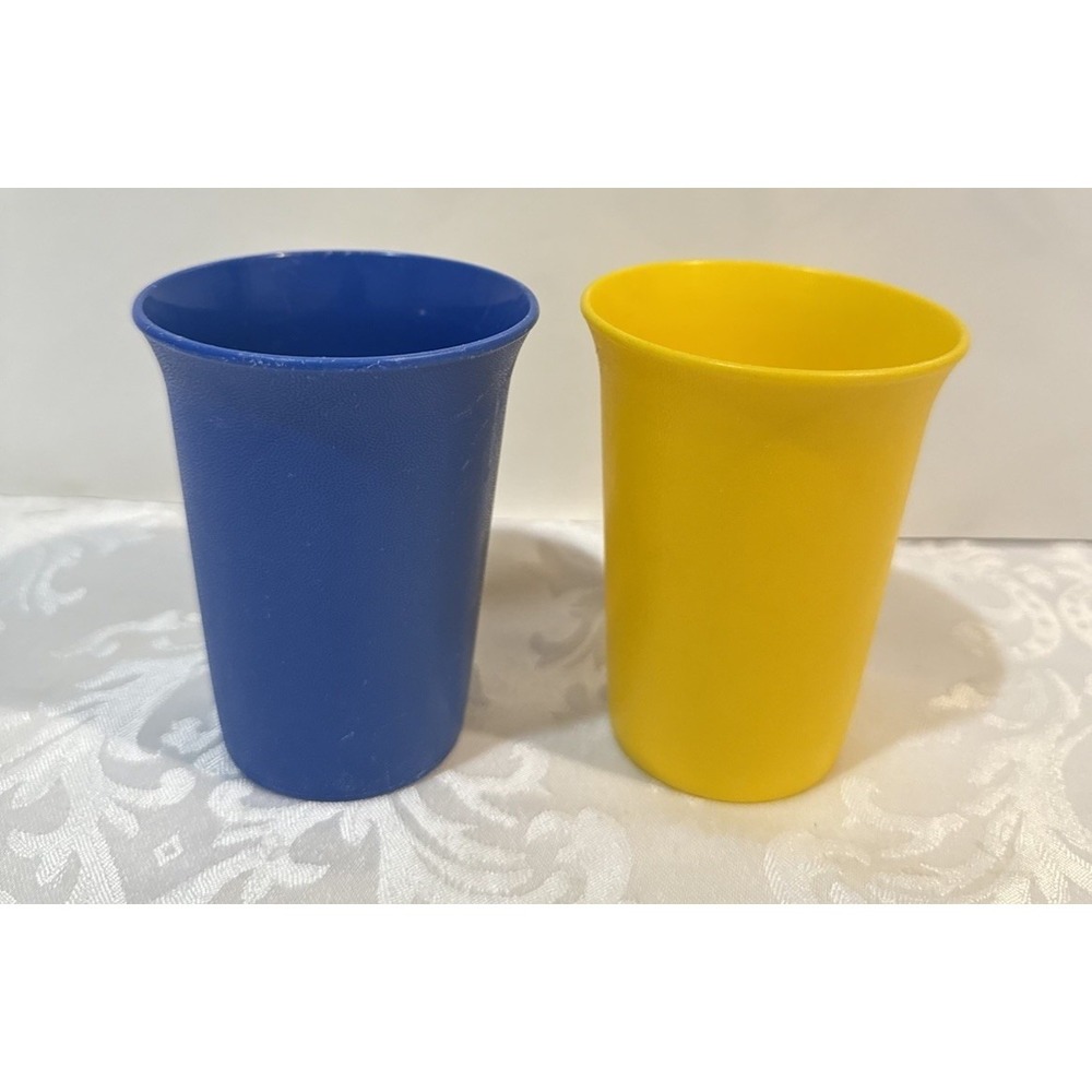 vtg Tupperware Child's size tumblers Yellow and Blue 6 oz. lot of 2